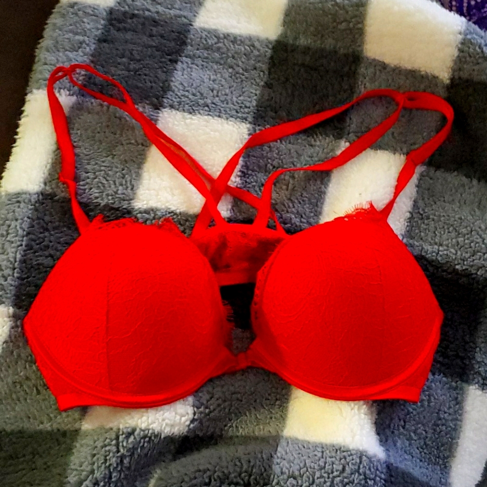 Bobmshell Victoria's secret bra